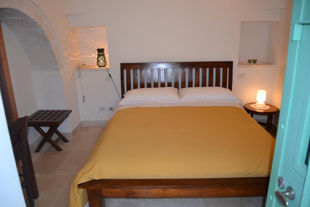B&B Corte Del Camedrio Cisternino Bilik gambar